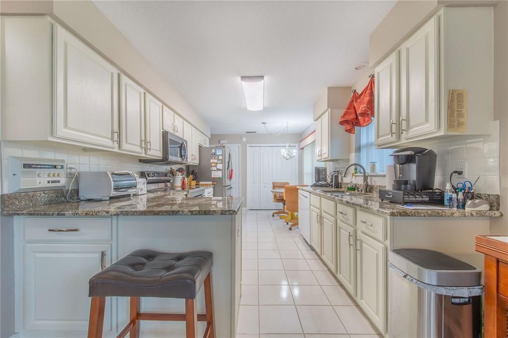 En Venta: $280,000 (2 camas, 2 baños, 1747 Pies cuadrados)