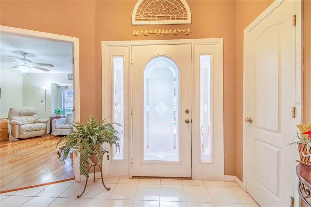 En Venta: $280,000 (2 camas, 2 baños, 1747 Pies cuadrados)