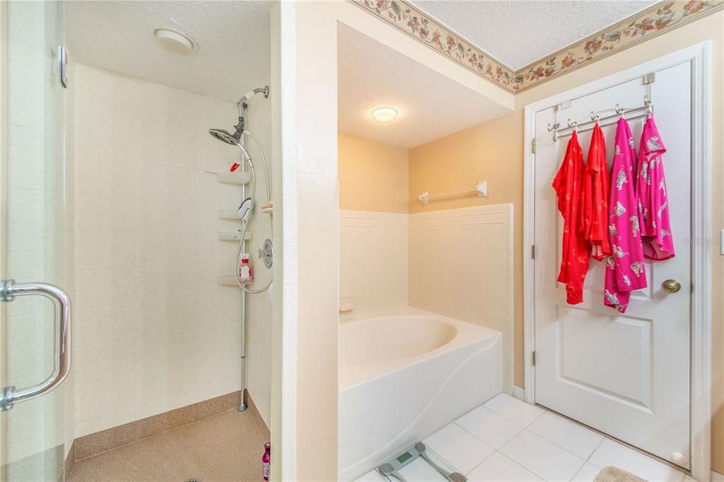 En Venta: $280,000 (2 camas, 2 baños, 1747 Pies cuadrados)