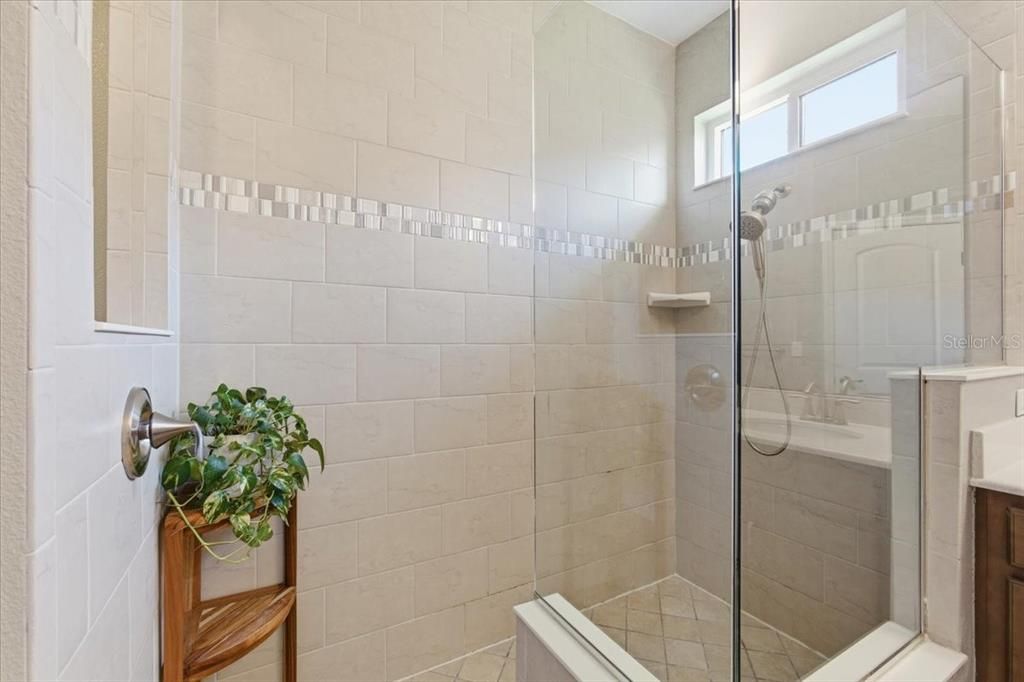 For Sale: $600,000 (4 beds, 2 baths, 1845 Square Feet)