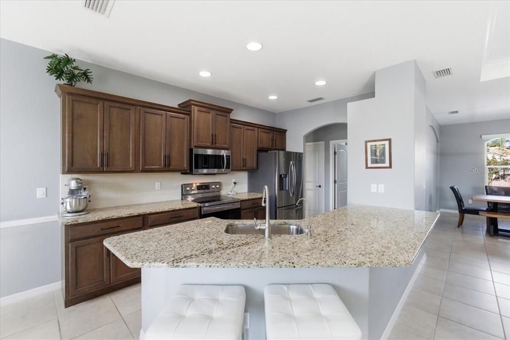 For Sale: $600,000 (4 beds, 2 baths, 1845 Square Feet)