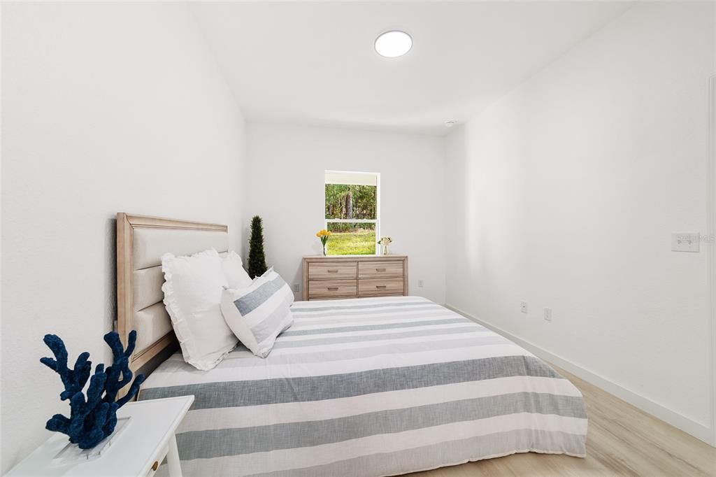 На продажу: $235,000 (2 спален, 2 ванн, 1226 Квадратных фут)