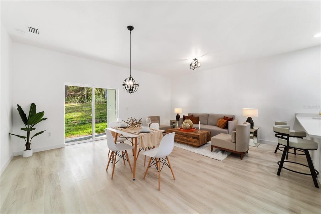 На продажу: $235,000 (2 спален, 2 ванн, 1226 Квадратных фут)