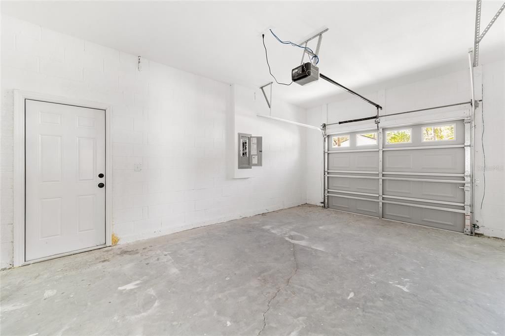 На продажу: $235,000 (2 спален, 2 ванн, 1226 Квадратных фут)