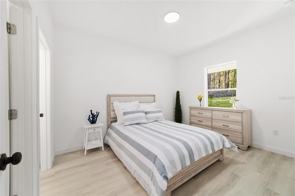 На продажу: $235,000 (2 спален, 2 ванн, 1226 Квадратных фут)