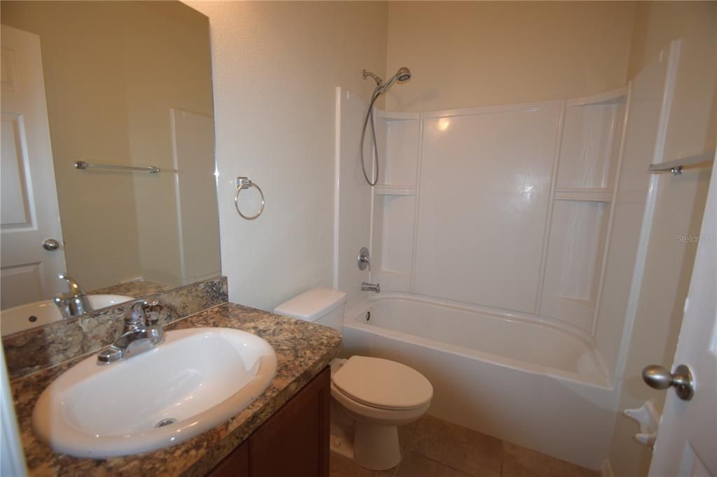 出租: $2,100 (3 贝兹, 2 浴室, 1537 平方英尺)