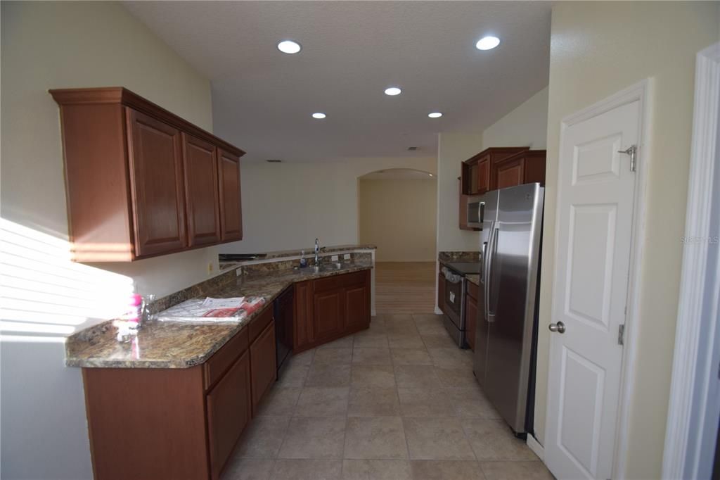 出租: $2,100 (3 贝兹, 2 浴室, 1537 平方英尺)