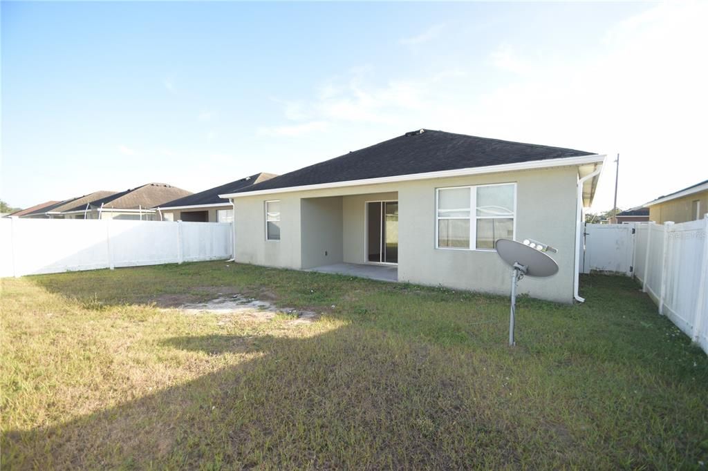 出租: $2,100 (3 贝兹, 2 浴室, 1537 平方英尺)