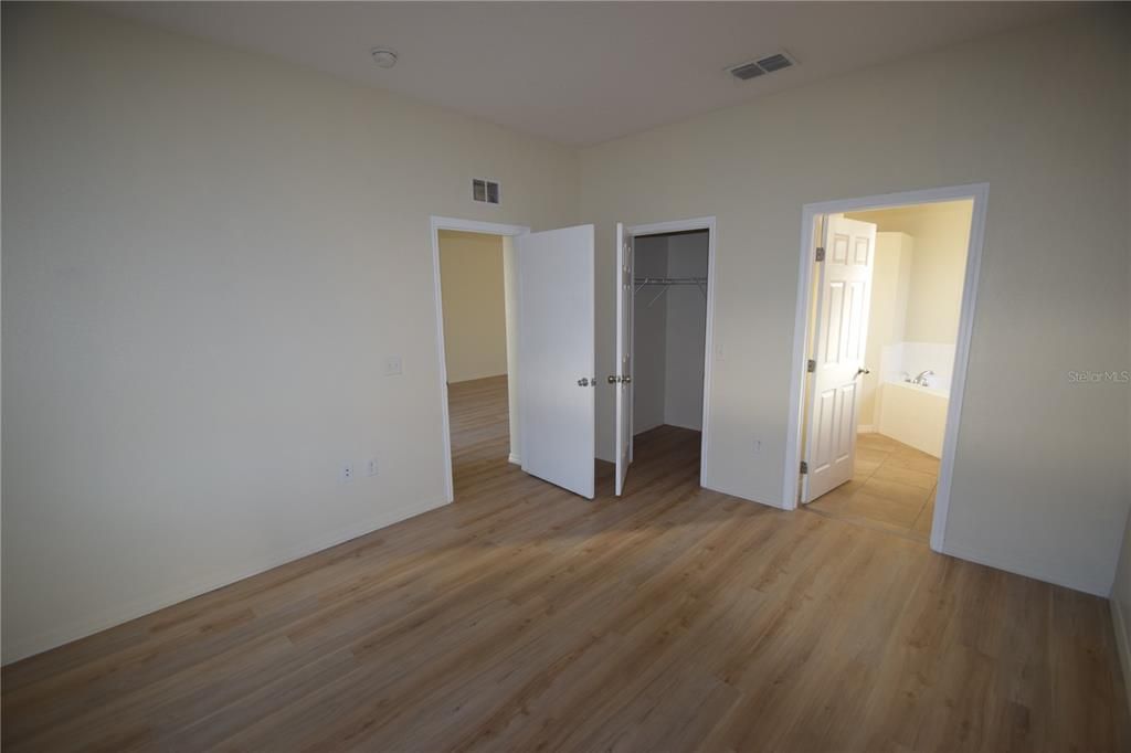 出租: $2,100 (3 贝兹, 2 浴室, 1537 平方英尺)