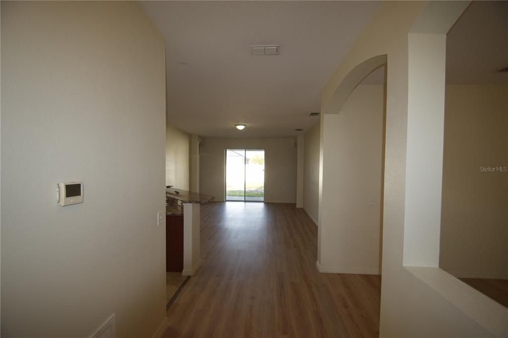 出租: $2,100 (3 贝兹, 2 浴室, 1537 平方英尺)