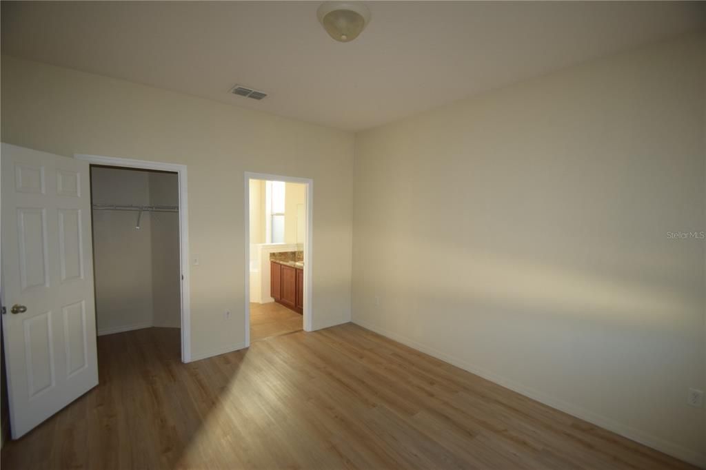 出租: $2,100 (3 贝兹, 2 浴室, 1537 平方英尺)