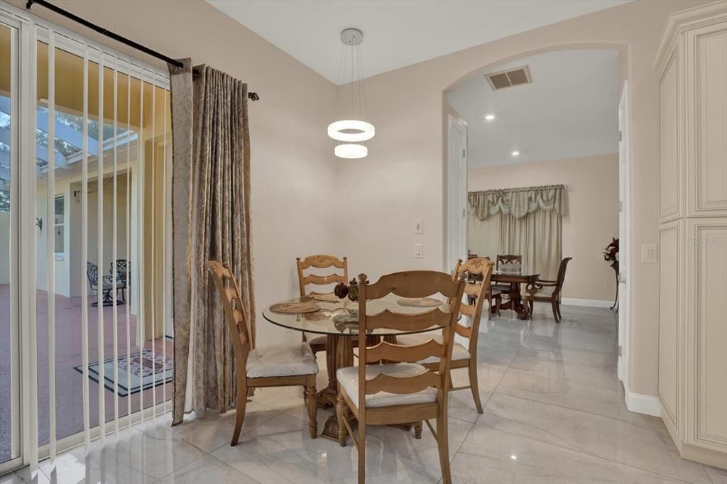 En Venta: $450,000 (3 camas, 3 baños, 2087 Pies cuadrados)