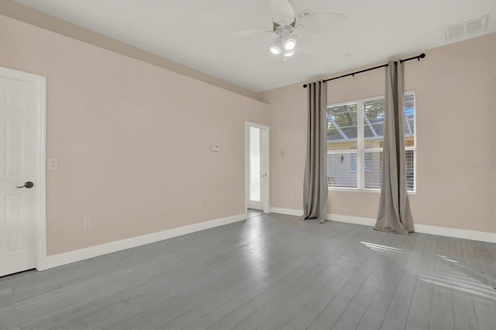 En Venta: $450,000 (3 camas, 3 baños, 2087 Pies cuadrados)