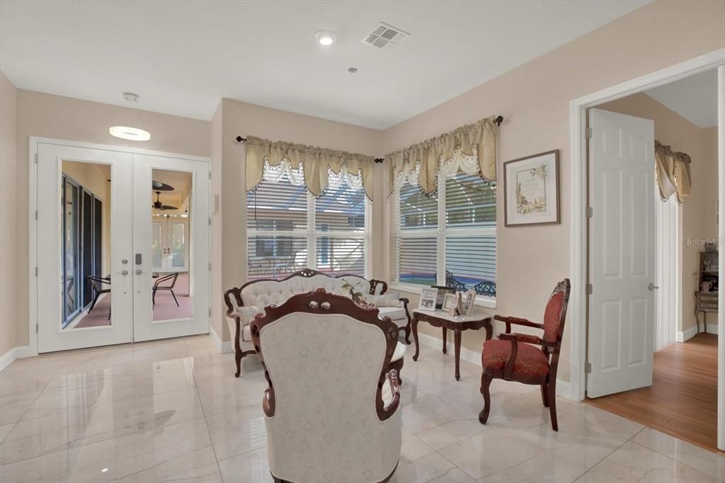 En Venta: $450,000 (3 camas, 3 baños, 2087 Pies cuadrados)