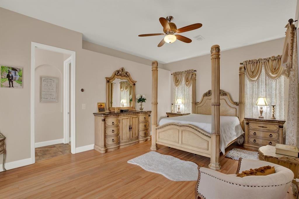 En Venta: $450,000 (3 camas, 3 baños, 2087 Pies cuadrados)