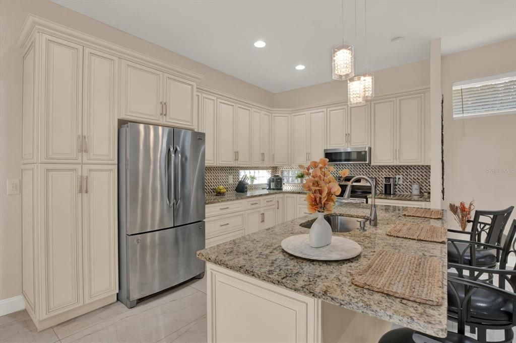 En Venta: $450,000 (3 camas, 3 baños, 2087 Pies cuadrados)