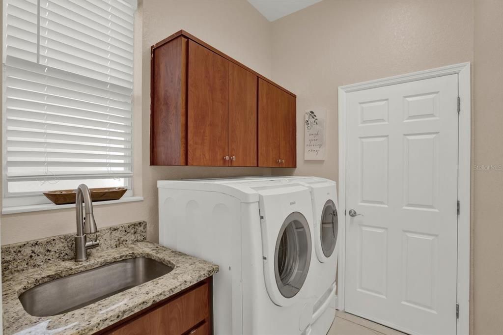 En Venta: $450,000 (3 camas, 3 baños, 2087 Pies cuadrados)