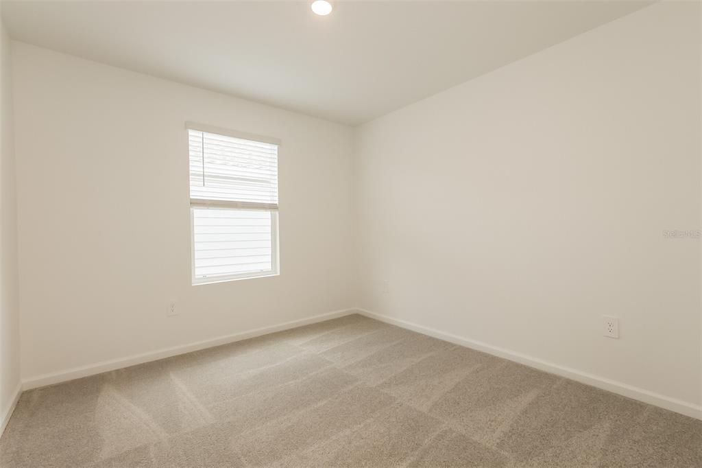 В аренду: $2,075 (5 спален, 2 ванн, 2112 Квадратных фут)