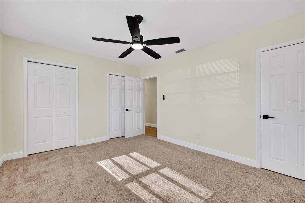 For Sale: $379,900 (3 beds, 2 baths, 1477 Square Feet)