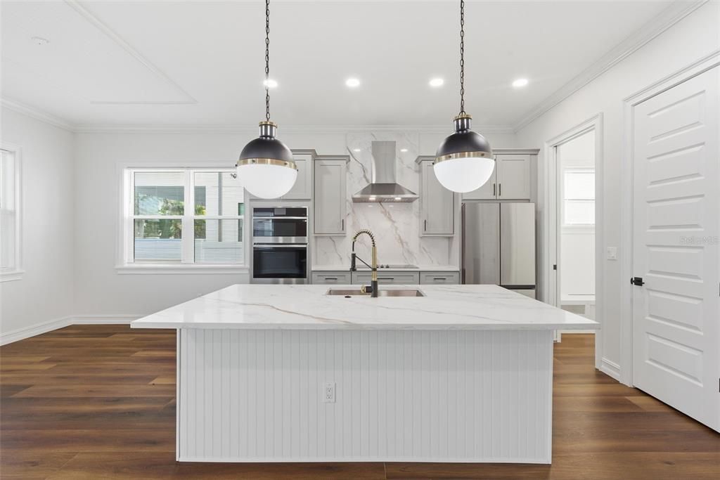 For Sale: $995,000 (3 beds, 2 baths, 2936 Square Feet)