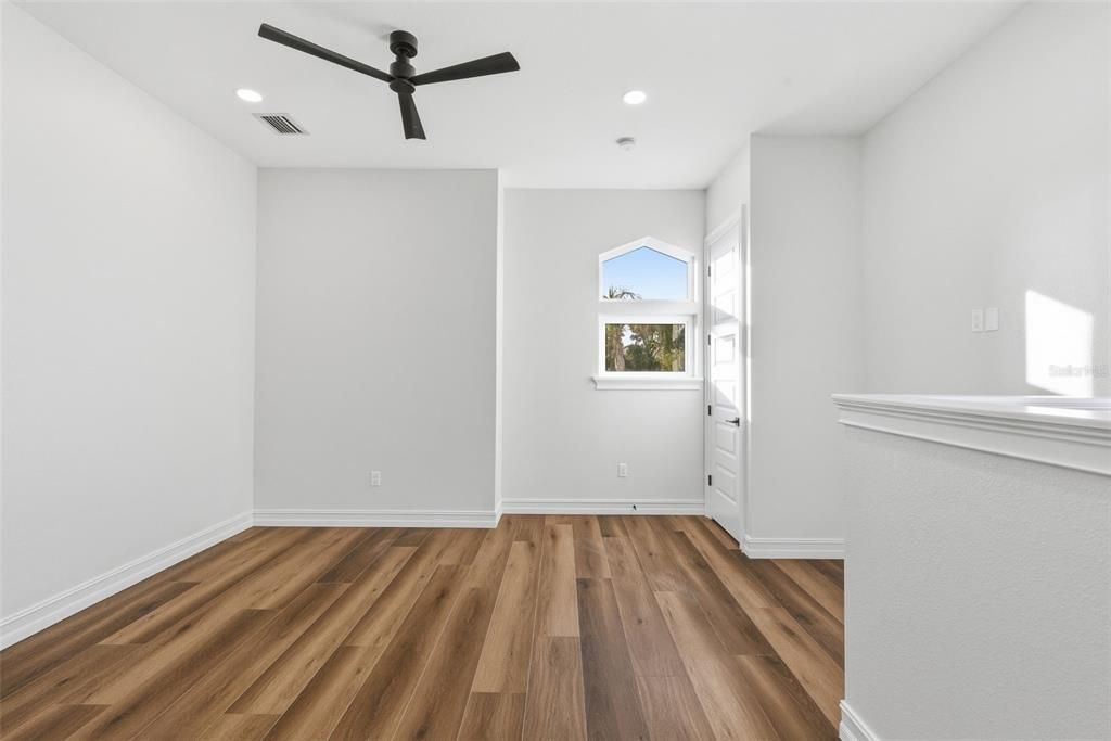 For Sale: $995,000 (3 beds, 2 baths, 2936 Square Feet)