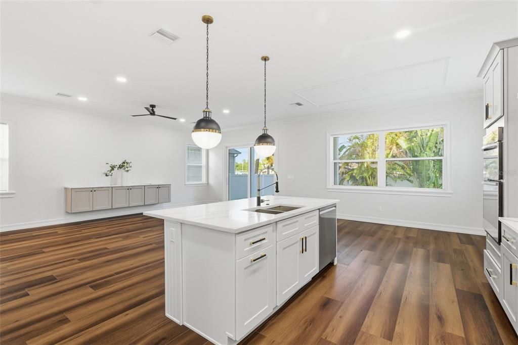 For Sale: $995,000 (3 beds, 2 baths, 2936 Square Feet)