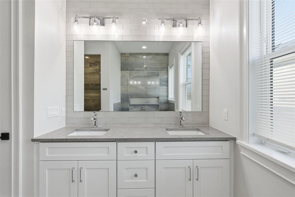 For Sale: $995,000 (3 beds, 2 baths, 2936 Square Feet)