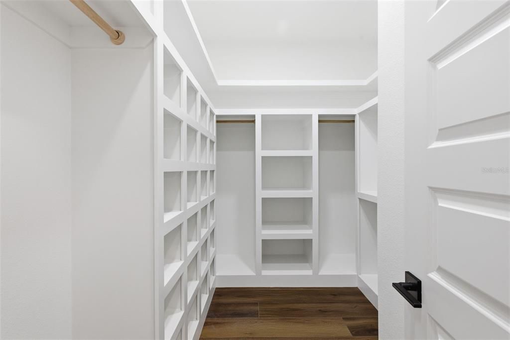 For Sale: $995,000 (3 beds, 2 baths, 2936 Square Feet)