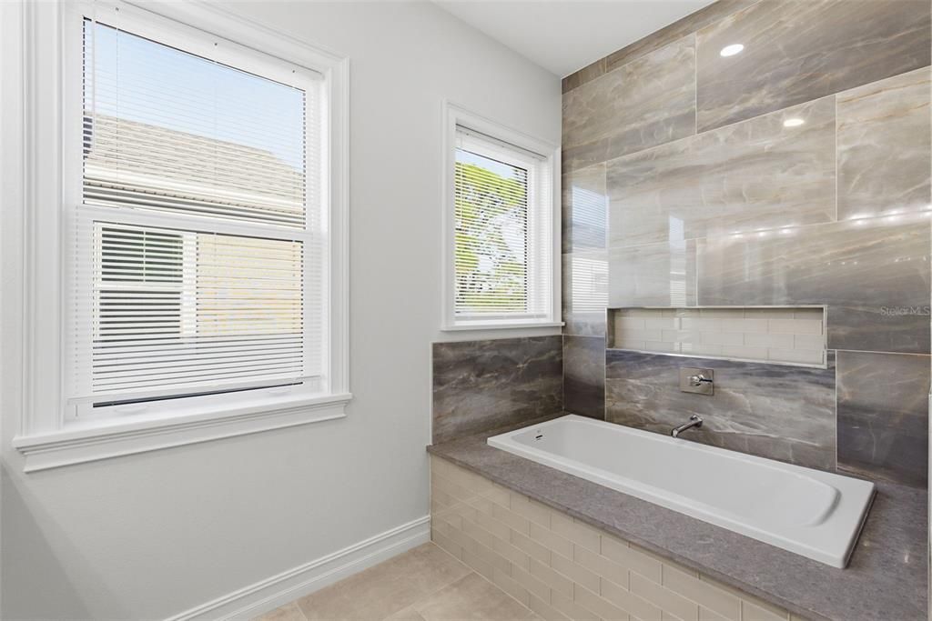 For Sale: $995,000 (3 beds, 2 baths, 2936 Square Feet)