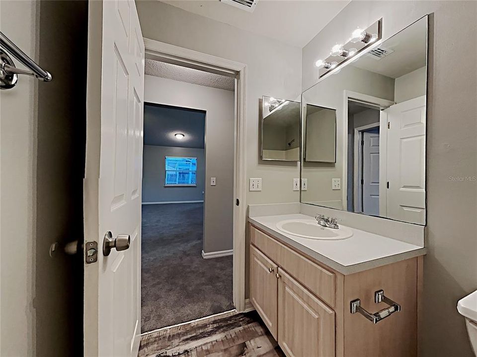 For Sale: $365,000 (4 beds, 2 baths, 1802 Square Feet)