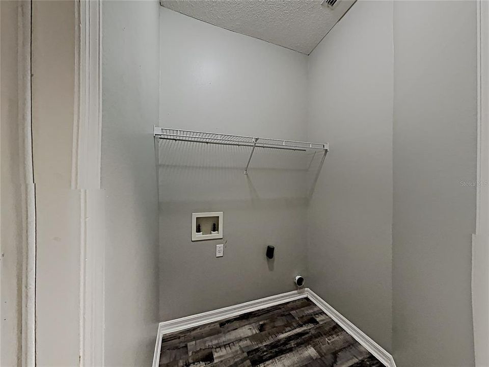 For Sale: $365,000 (4 beds, 2 baths, 1802 Square Feet)