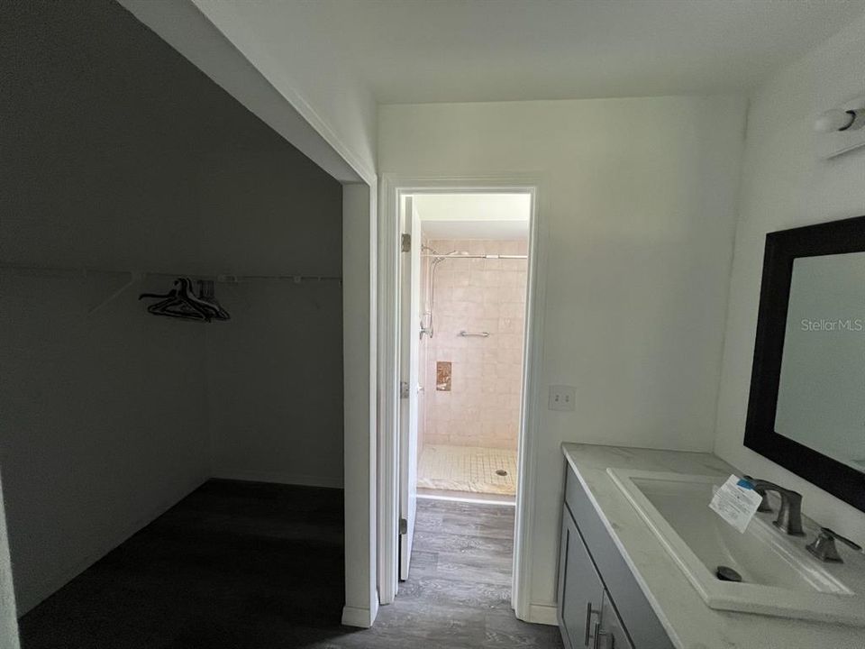 For Sale: $259,900 (3 beds, 2 baths, 1372 Square Feet)