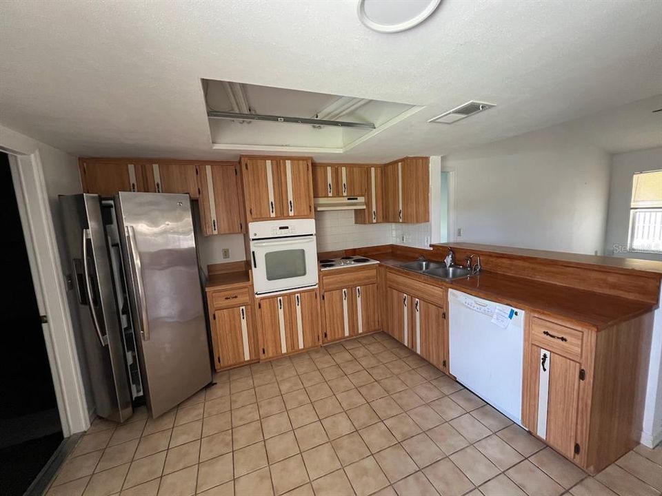 For Sale: $259,900 (3 beds, 2 baths, 1372 Square Feet)