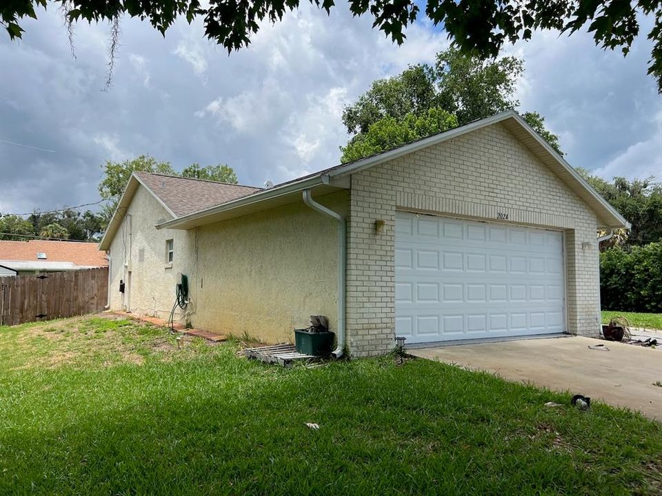 For Sale: $259,900 (3 beds, 2 baths, 1372 Square Feet)