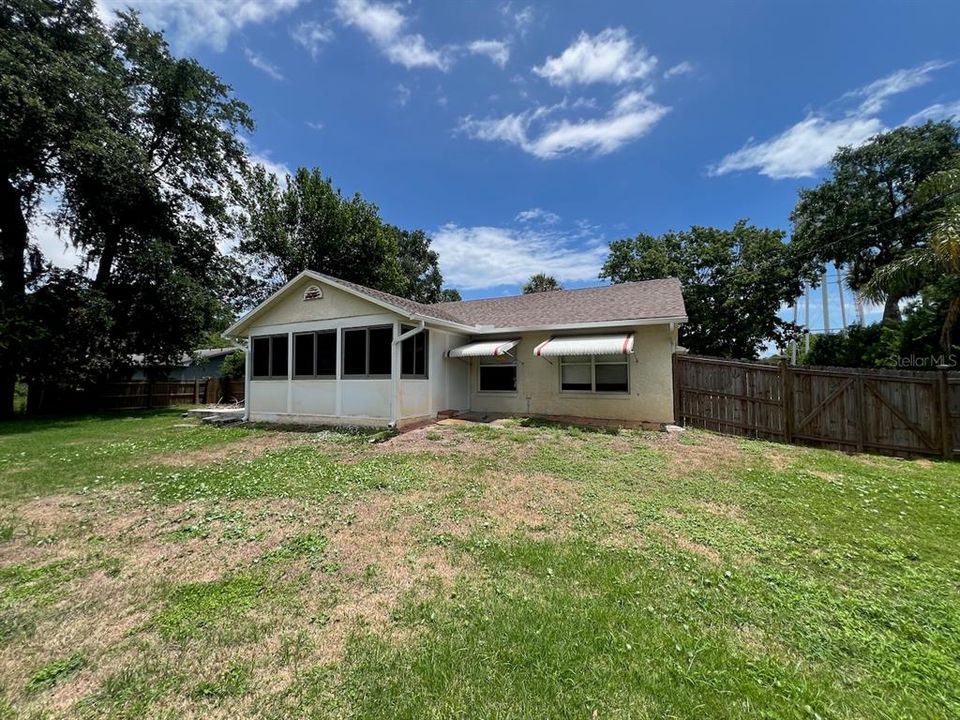 For Sale: $259,900 (3 beds, 2 baths, 1372 Square Feet)