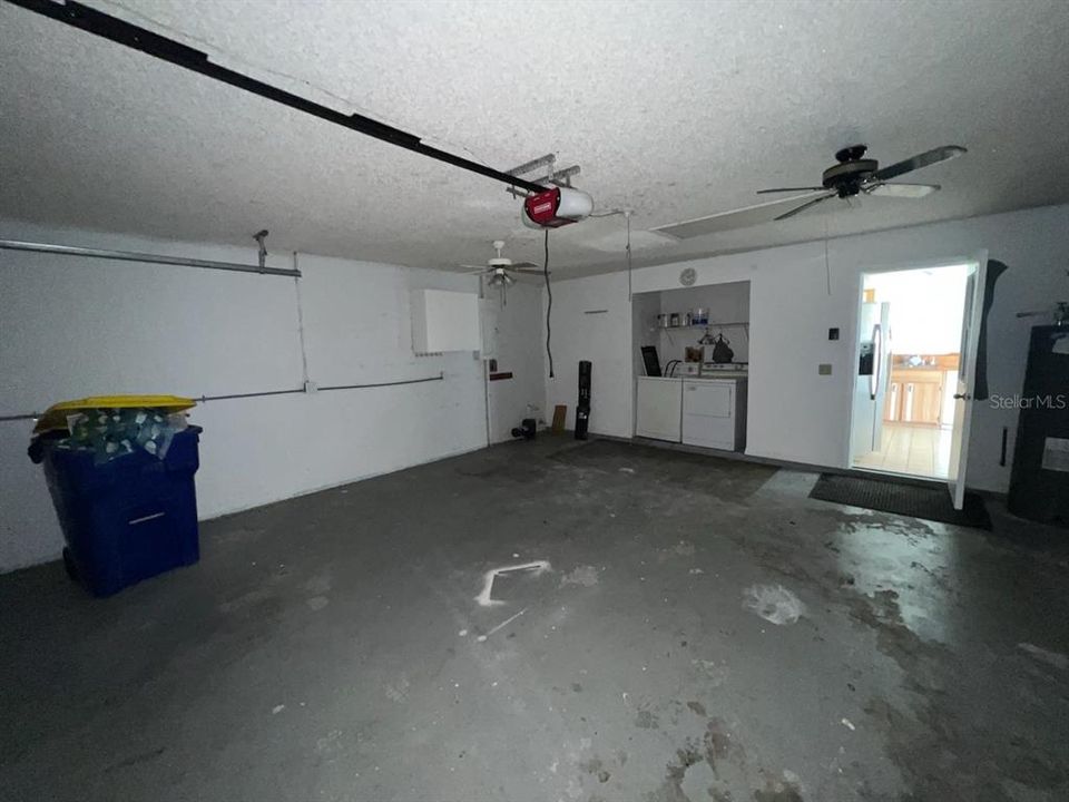 For Sale: $259,900 (3 beds, 2 baths, 1372 Square Feet)