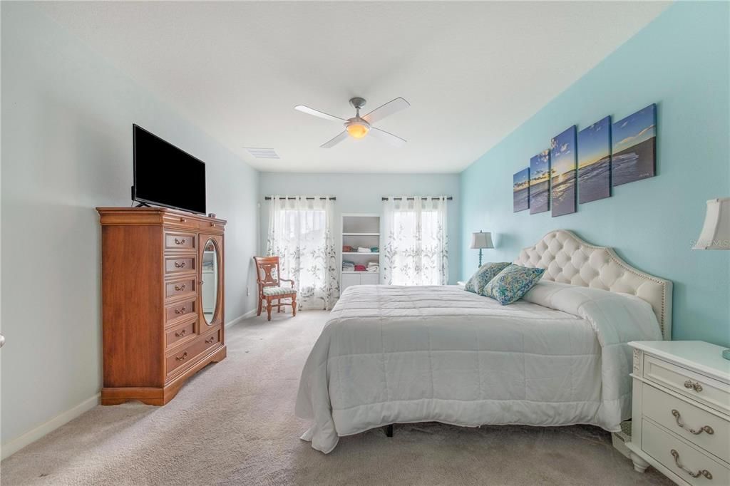 For Sale: $335,000 (4 beds, 2 baths, 1703 Square Feet)