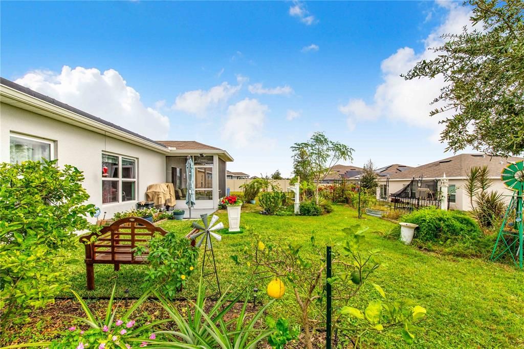 For Sale: $335,000 (4 beds, 2 baths, 1703 Square Feet)