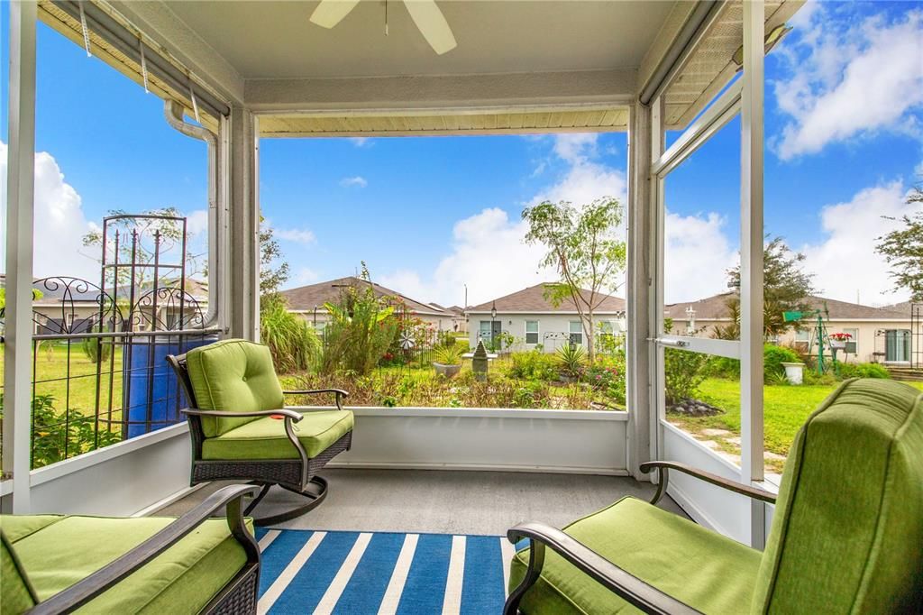 For Sale: $335,000 (4 beds, 2 baths, 1703 Square Feet)