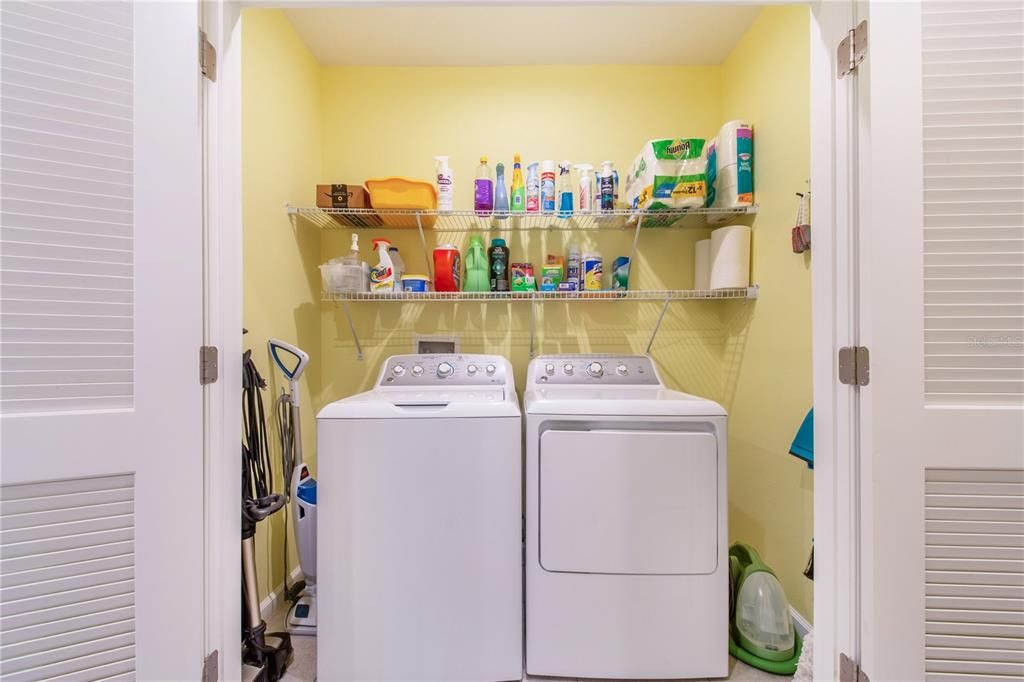 For Sale: $335,000 (4 beds, 2 baths, 1703 Square Feet)