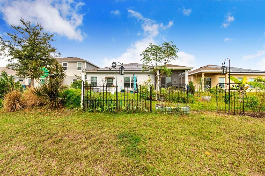 For Sale: $335,000 (4 beds, 2 baths, 1703 Square Feet)