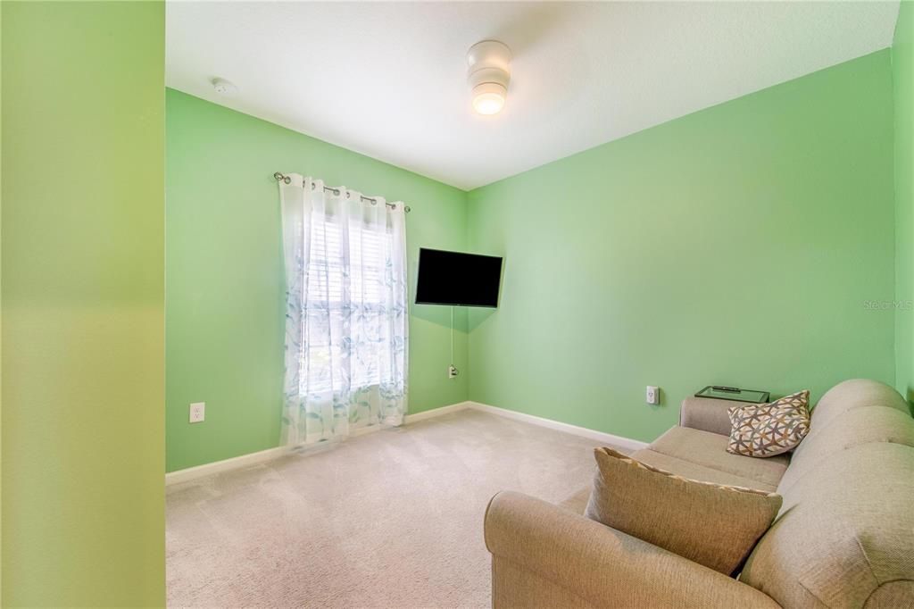 For Sale: $335,000 (4 beds, 2 baths, 1703 Square Feet)