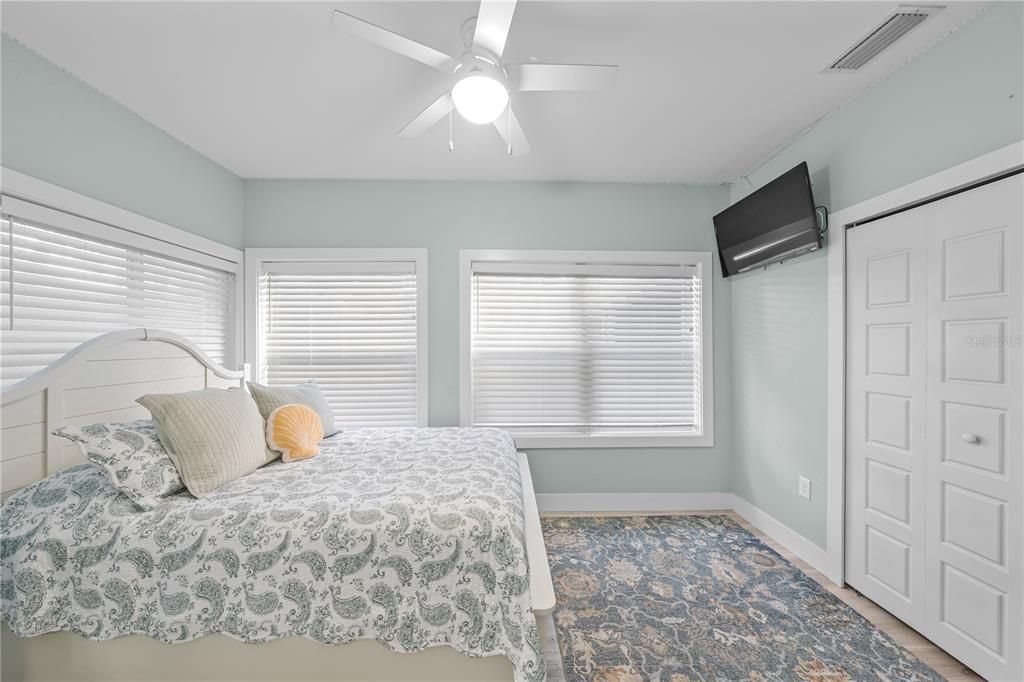 For Sale: $849,900 (4 beds, 2 baths, 2005 Square Feet)