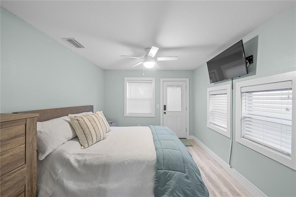 For Sale: $849,900 (4 beds, 2 baths, 2005 Square Feet)