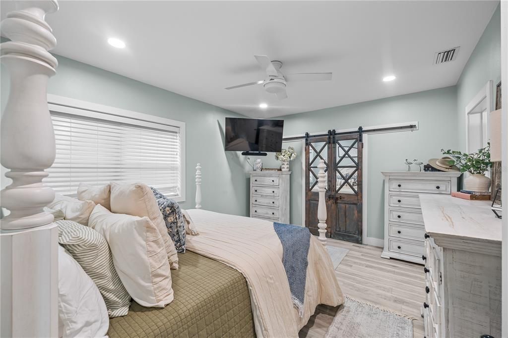 For Sale: $849,900 (4 beds, 2 baths, 2005 Square Feet)