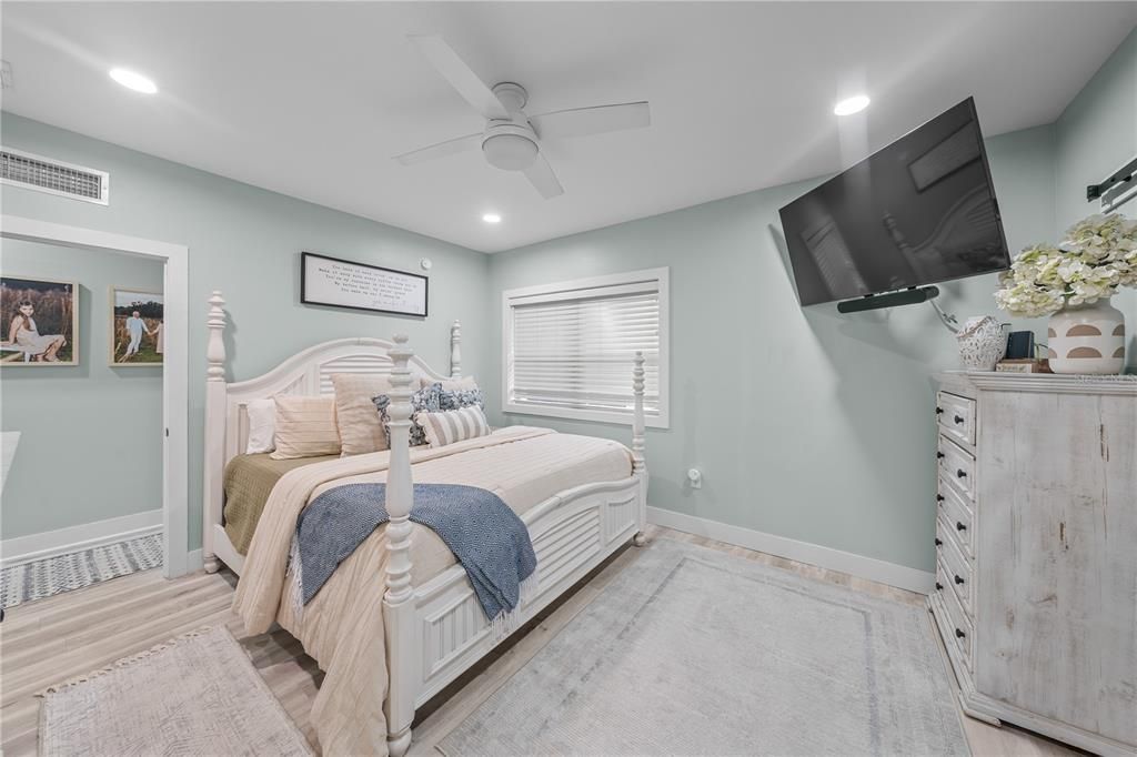 For Sale: $849,900 (4 beds, 2 baths, 2005 Square Feet)