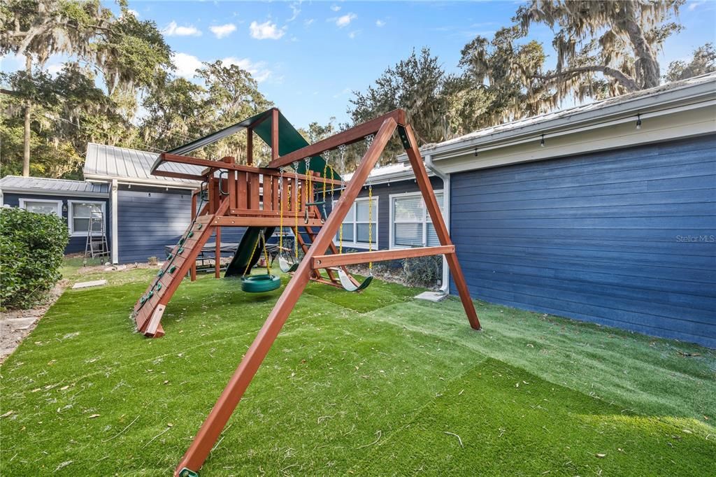 For Sale: $849,900 (4 beds, 2 baths, 2005 Square Feet)