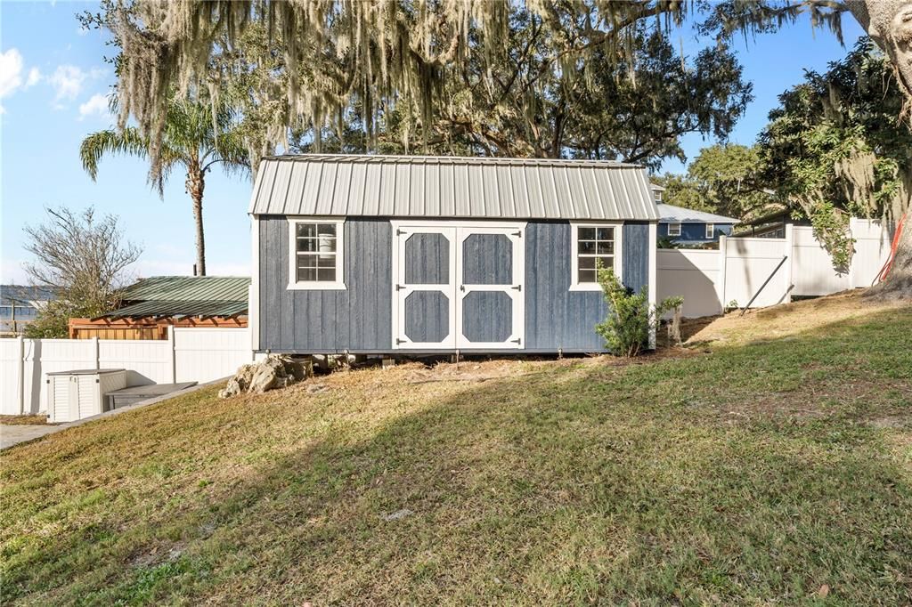 For Sale: $849,900 (4 beds, 2 baths, 2005 Square Feet)