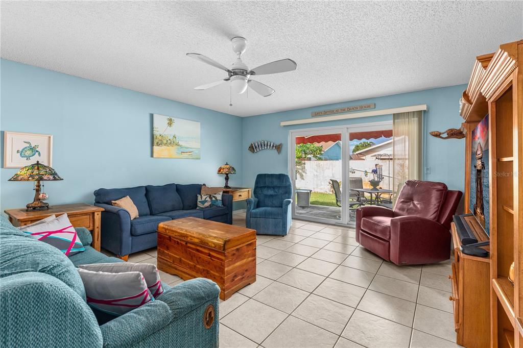 En Venta: $245,000 (2 camas, 2 baños, 1295 Pies cuadrados)