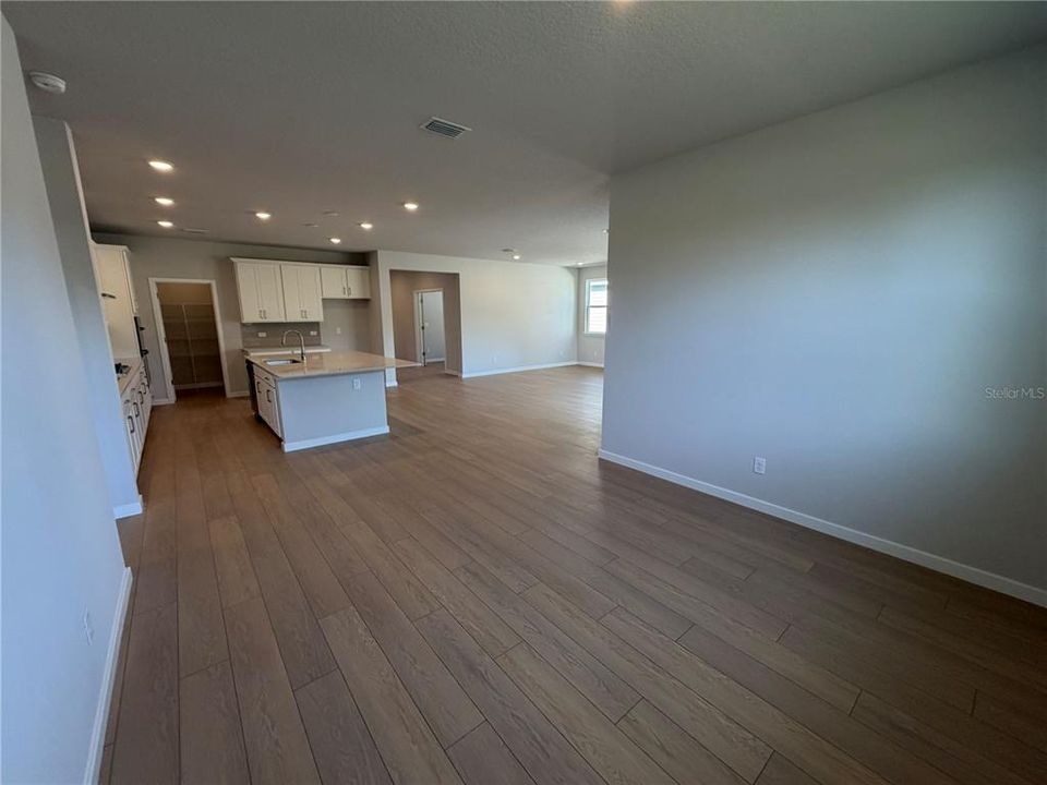 На продажу: $546,990 (4 спален, 3 ванн, 2823 Квадратных фут)